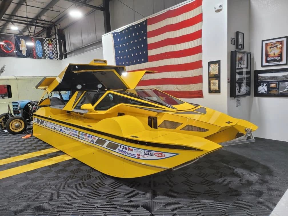 Championship Powerboat Racer